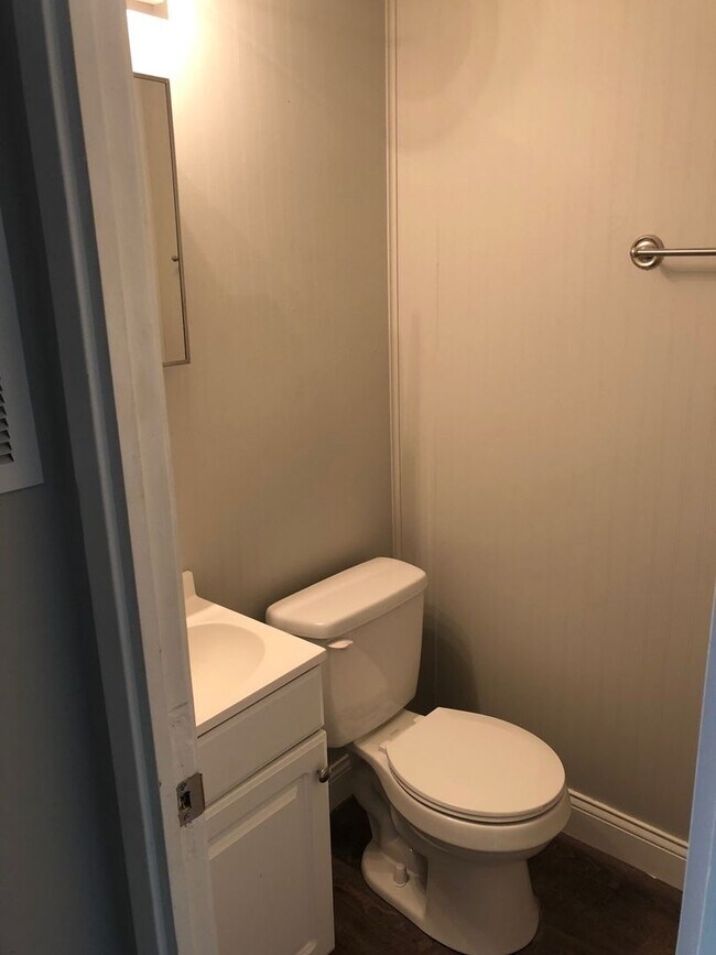 Building Photo - 5 BD/2.5 BA home, NEW RENOVATION!
