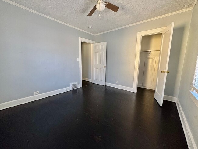 Building Photo - Spacious 2-Bedroom + Den Home with Ample Parking & Backyard!