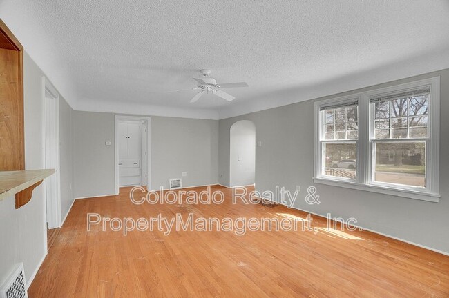 Building Photo - 1405 15th Ave