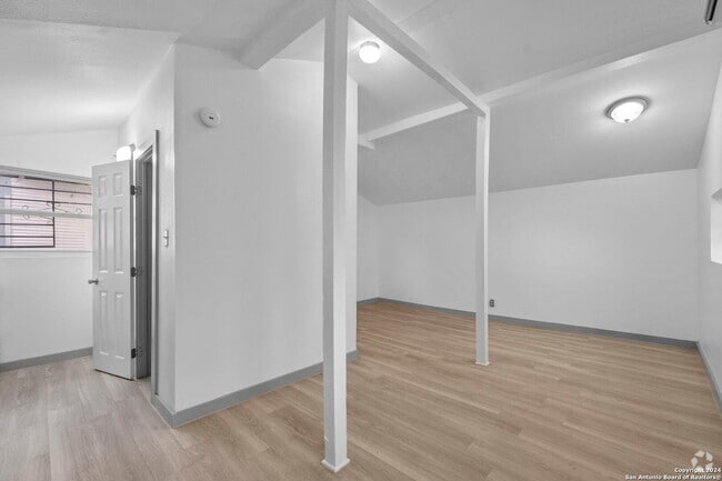 Building Photo - 302 E Cevallos