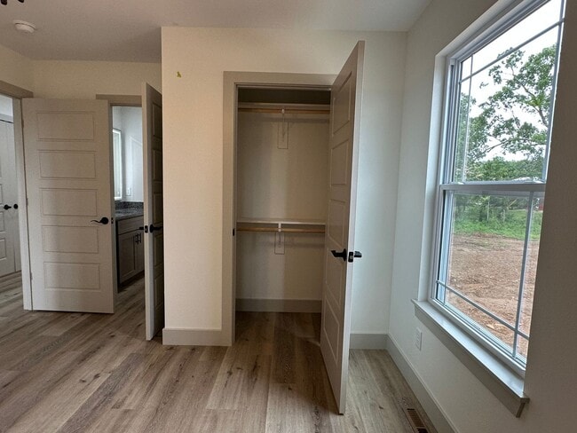 Building Photo - BRAND NEW 4 BED 3 BATH in WAYNESVILLE