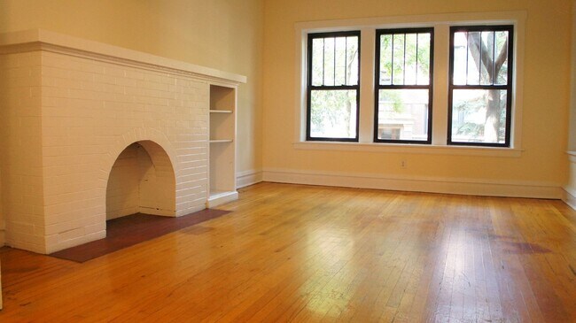 Building Photo - 2524 N Kedzie Blvd