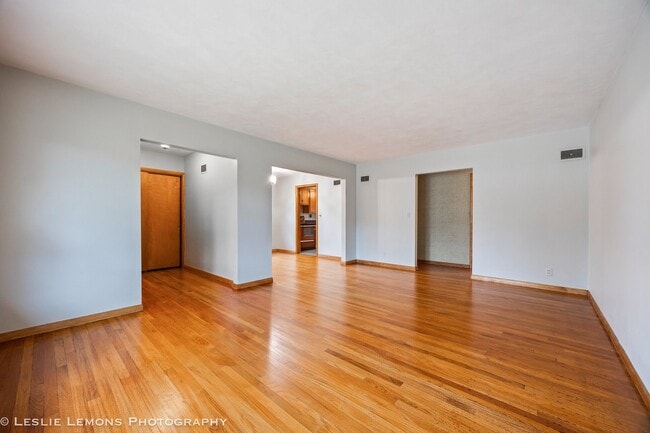 Building Photo - 815 N Ellsworth St