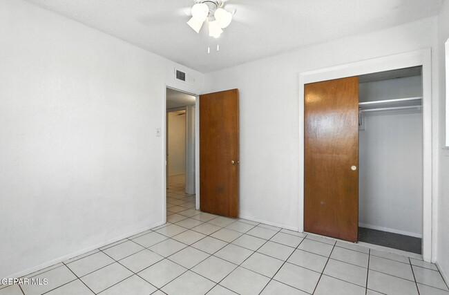 Building Photo - 5709 Hemmingway Dr