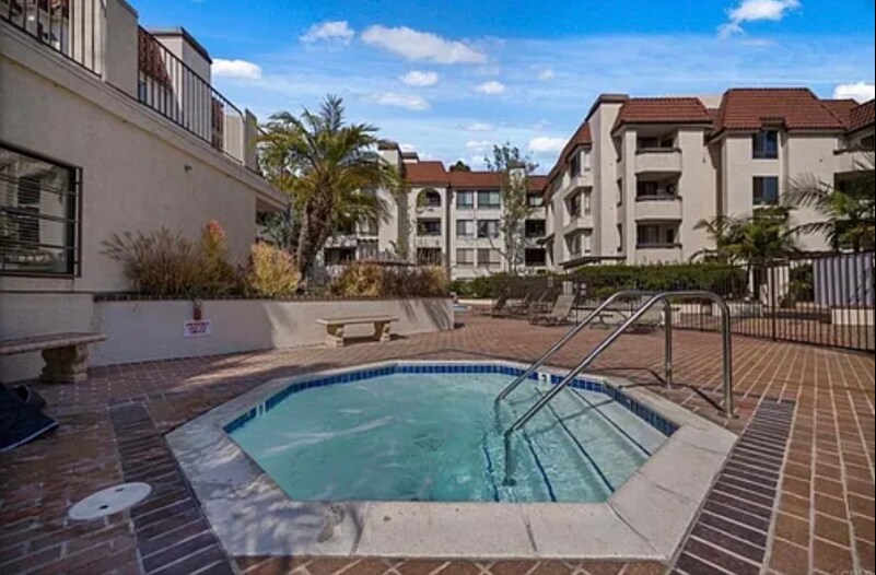 Building Photo - 5895 Friars Rd