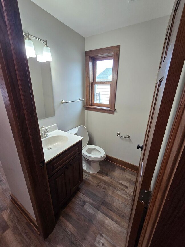 Building Photo - Fully Remodeled 4BR/2.5BA Home for Rent – ...