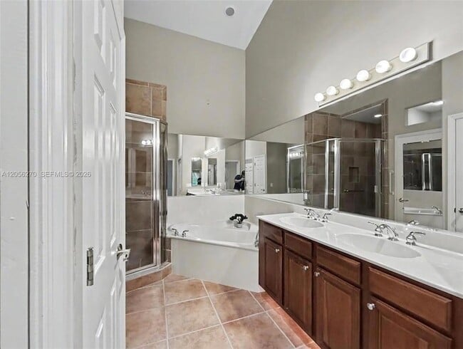Building Photo - 8390 Big Acorn Cir