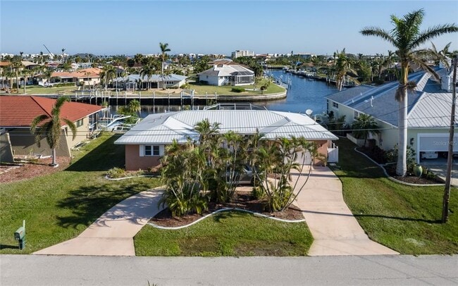Building Photo - 270 Belaire Ct