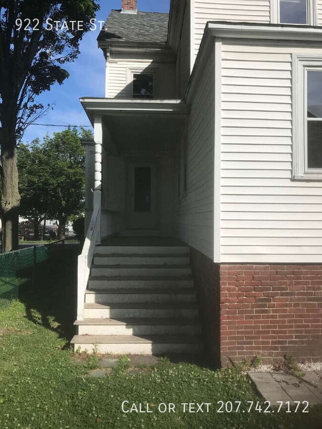 Building Photo - 922 State Street