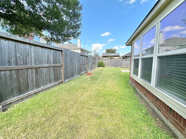 Building Photo - 1307 Surecrop Ln