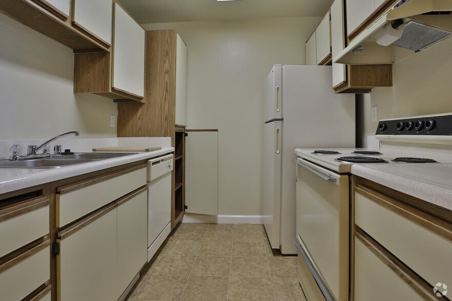 Interior Photo - Pinecrest Apartments