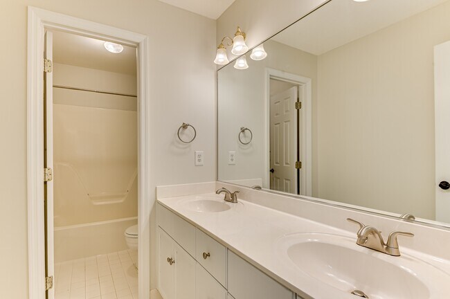 Building Photo - 4135 Fox Brush Dr