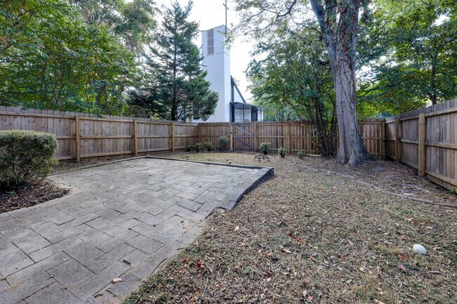Building Photo - 1135 Clifton Ln