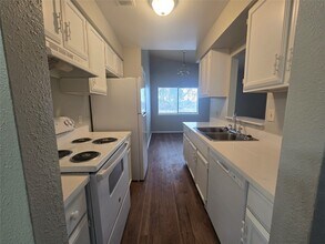 Building Photo - 394 Duroux Rd