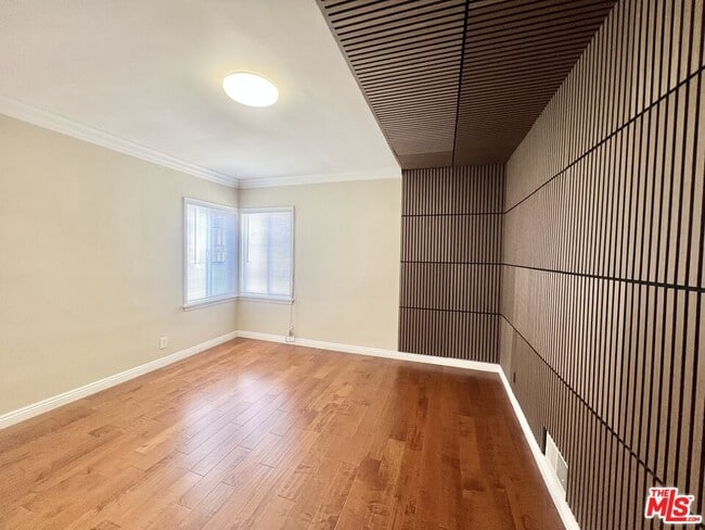 Building Photo - 149 S Gramercy Pl