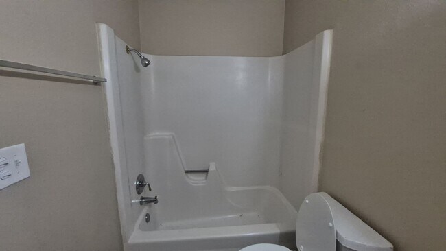 Building Photo - 7102 Glen Point Dr