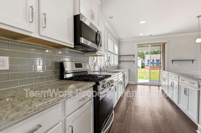 Building Photo - 233 Seaworthy St