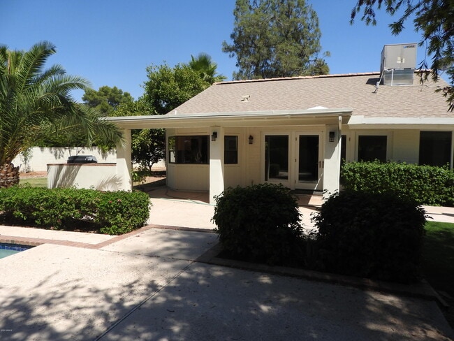Building Photo - 10210 N 77th Pl