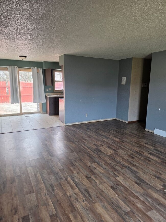 Building Photo - Beautiful 2-Bedroom Duplex Available!