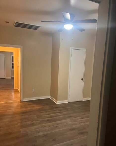 Building Photo - 12 4th Ave SW