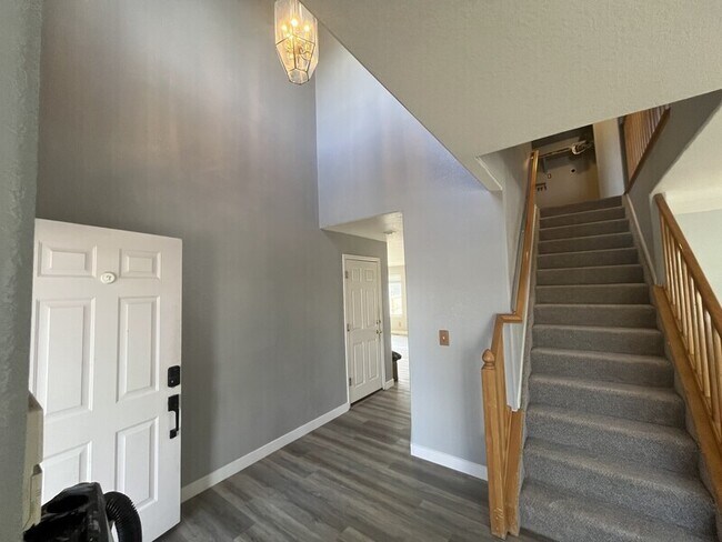 Building Photo - 1324 W 111th Pl