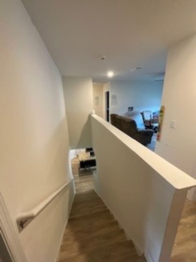 Building Photo - 5/3 Chestnut Village Home