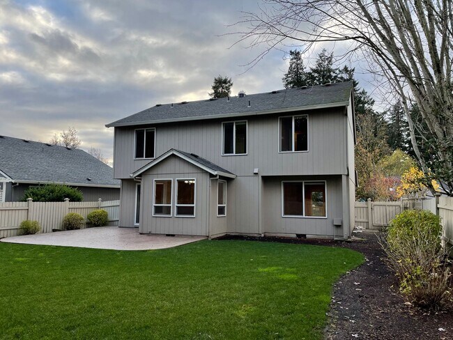 Building Photo - Adorable 4 Bedroom 2.5 Bath Home in Fisher's Landing! Fully Fenced Backyard! Mountain View High S...