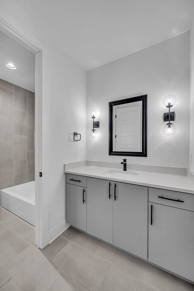 Building Photo - 3325 Felicia St