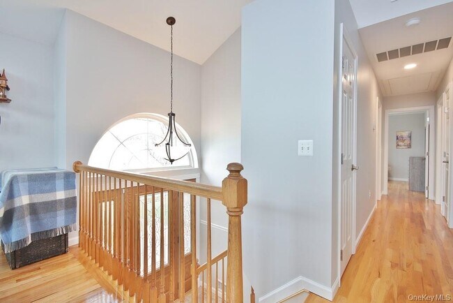 Building Photo - 478 Lake Rd