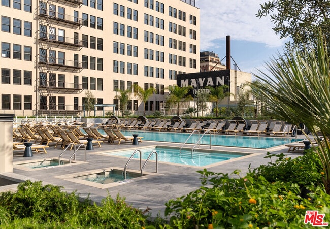 Building Photo - 230 W Olympic Blvd