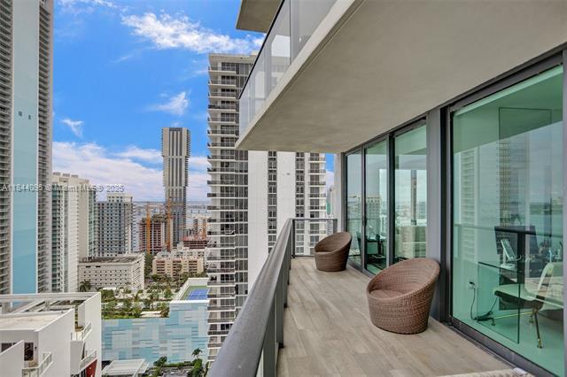 Building Photo - 460 NE 28th St