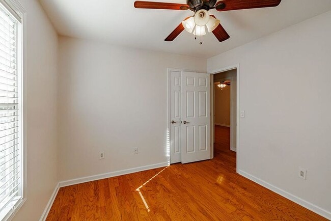 Building Photo - 160 Cedar Rock Trace