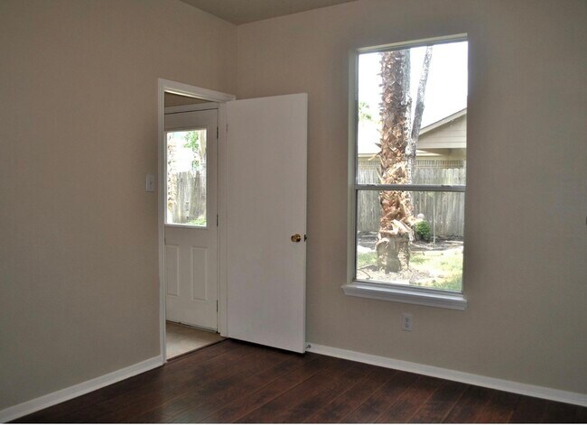 Building Photo - 19438 Juniper Vale Cir