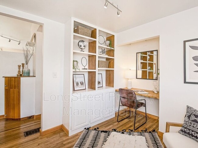 Building Photo - 1066 NE Madrona St