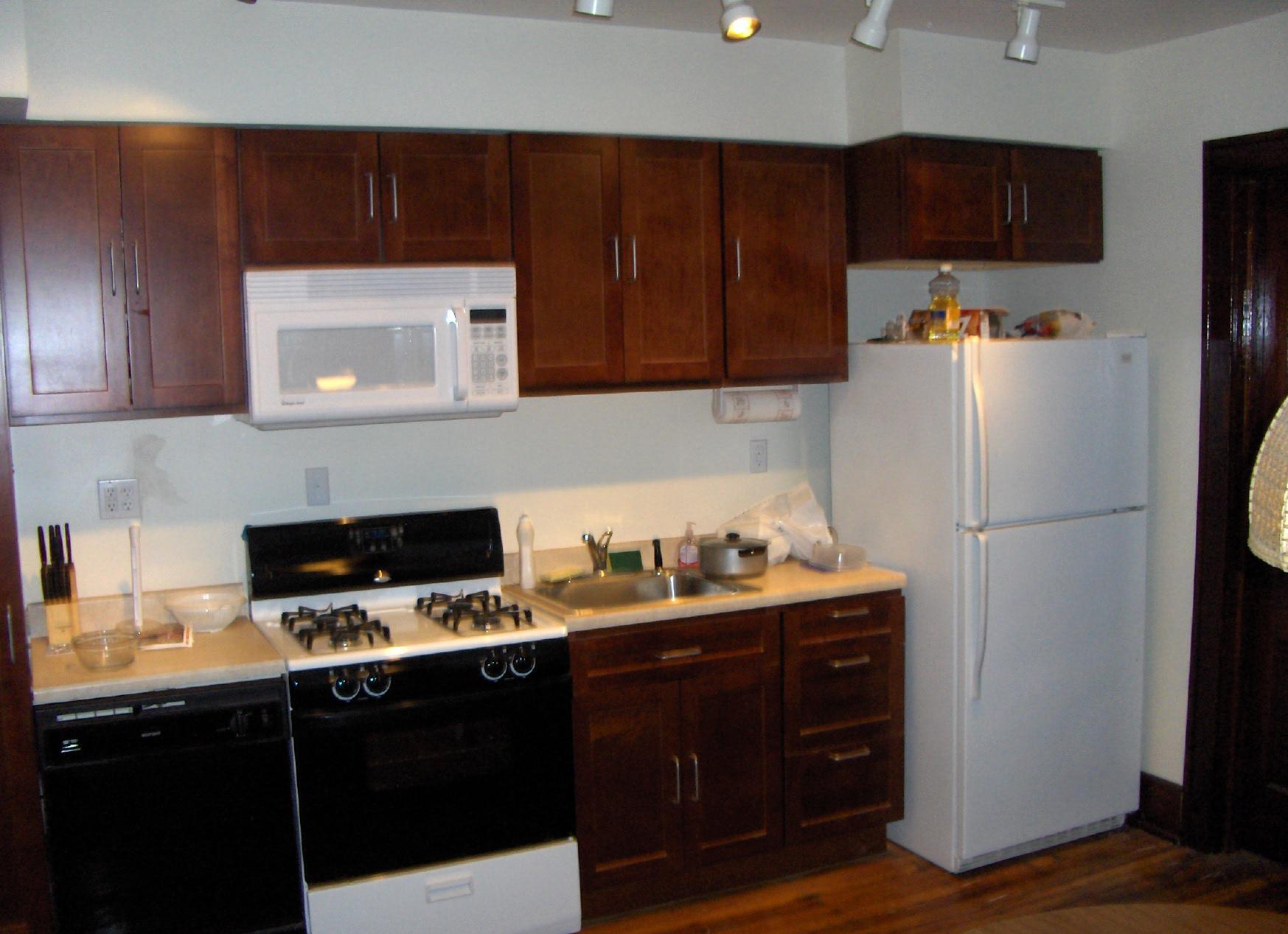 Fully Equipped Kitchen - 2360 Chickasaw St