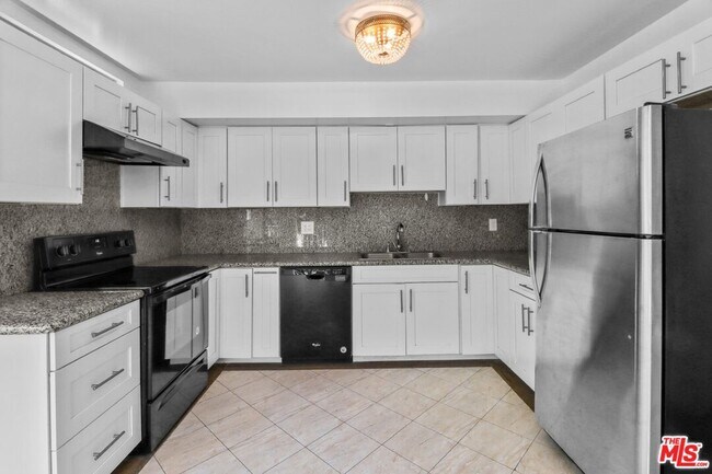 Building Photo - 4610 Densmore Ave