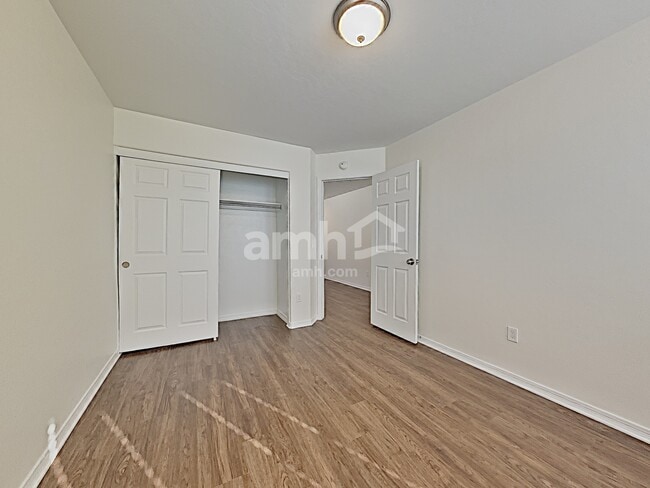 Building Photo - 767 W Paseo Celestial