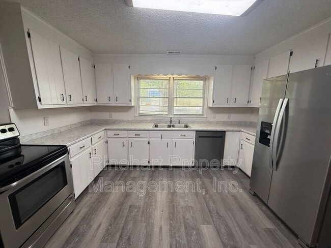 Building Photo - 216 Meade St