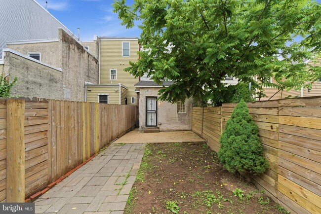 Building Photo - 1817 N Gratz St