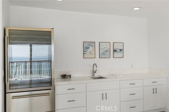 Building Photo - 1045 Gaviota Dr