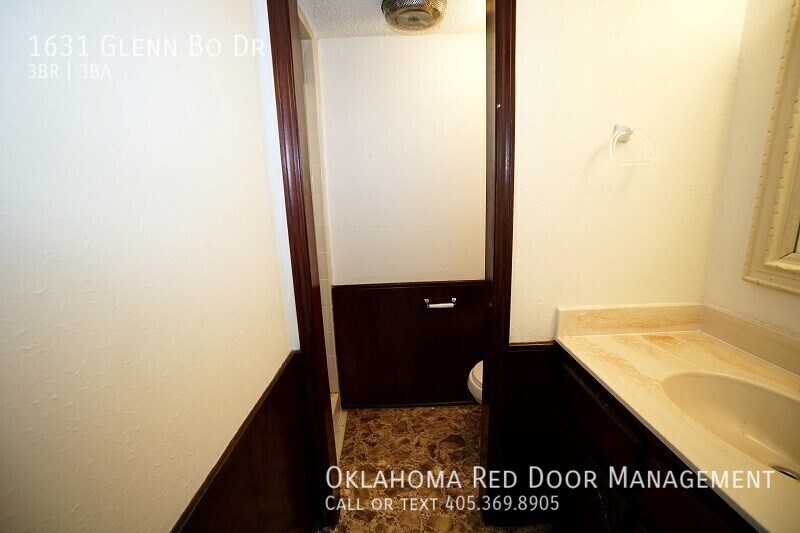 Building Photo - 1631 Glenn Bo Dr