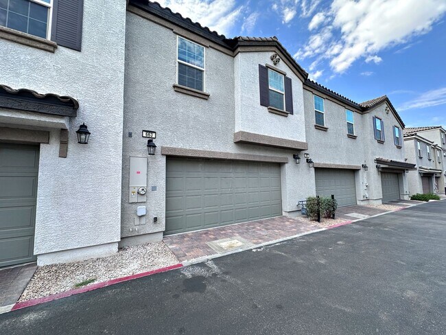 Building Photo - 663 Foam Flower Ln
