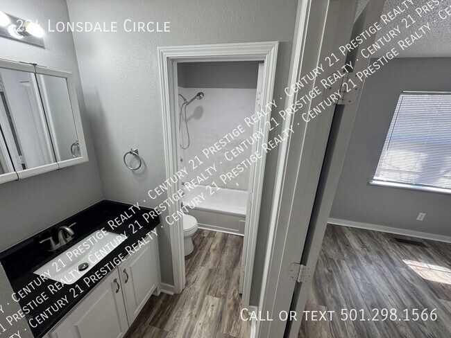 Building Photo - 224 Lonsdale Cir