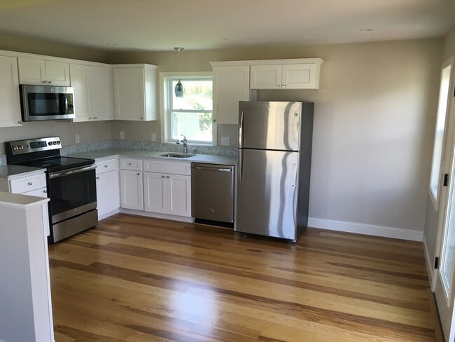 Building Photo - 7 Herbert Dr