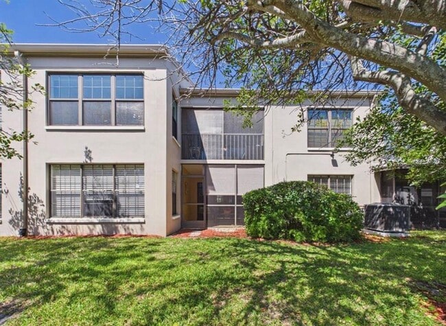 Building Photo - 2450 Pelican Ct