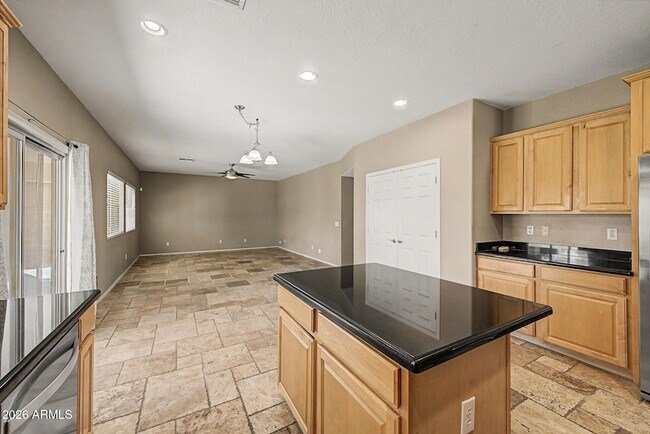 Building Photo - 1433 E Canyon Creek Dr