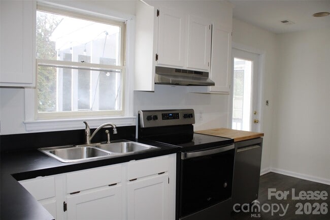 Building Photo - 428 Beaty St