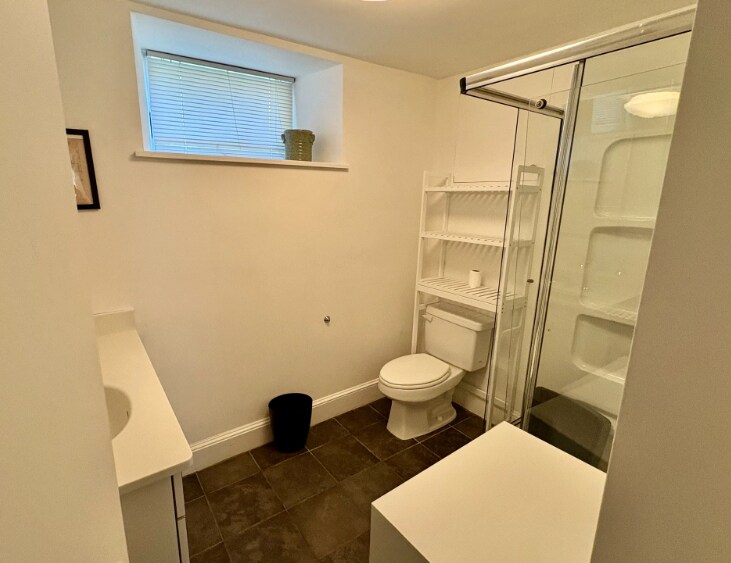 Building Photo - 7 Standish St