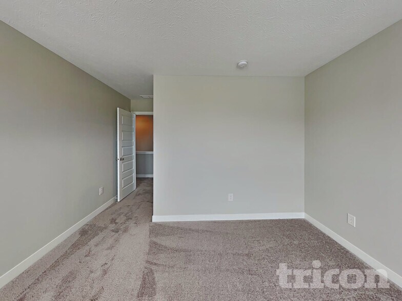 Building Photo - 4628 W Mineral Ln