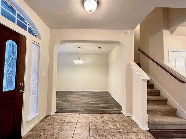 Building Photo - 906 Mesquite Hollow Pl
